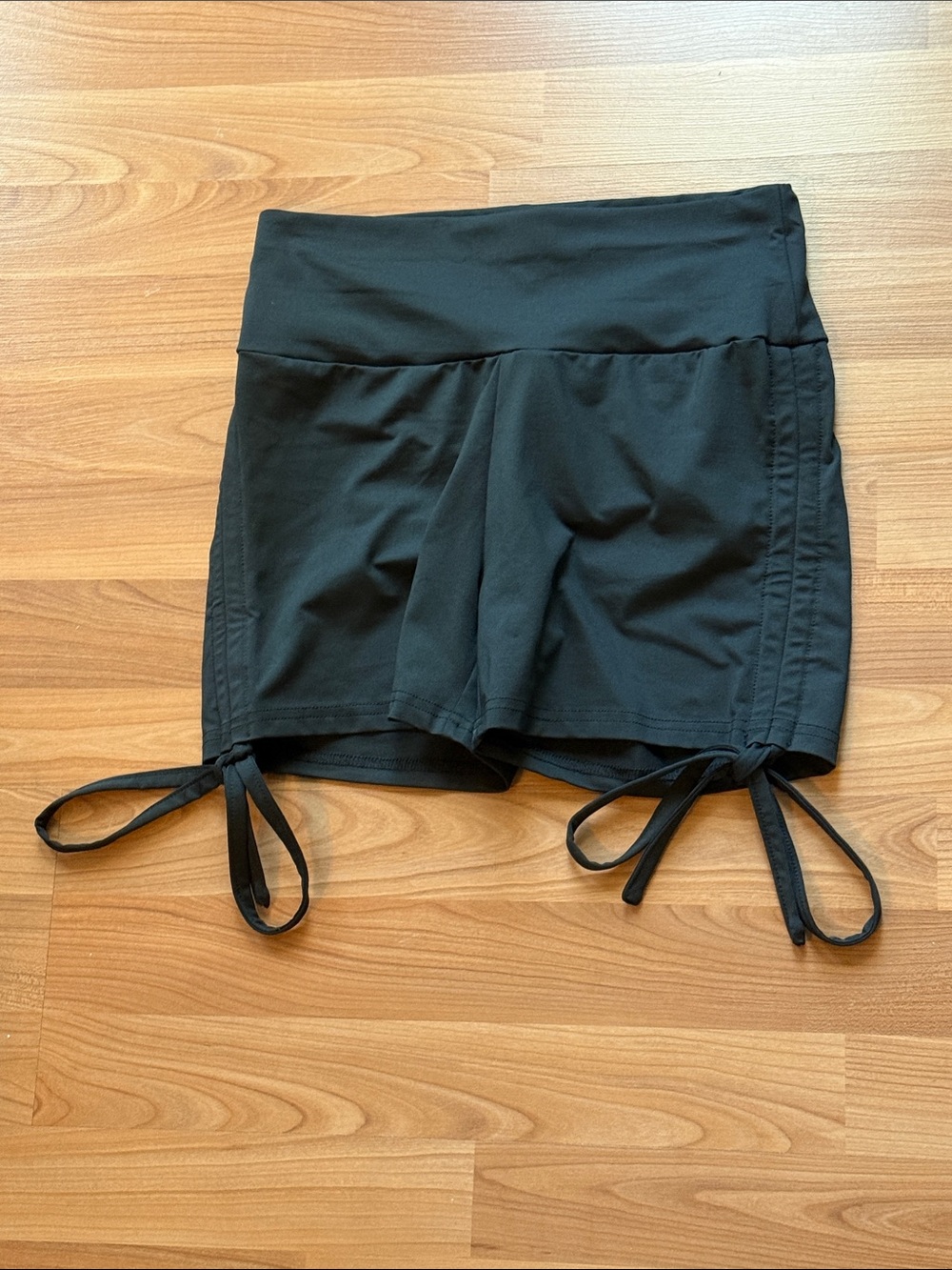 Size Small / Size 4 Women’s Black Drawstring Active Shorts